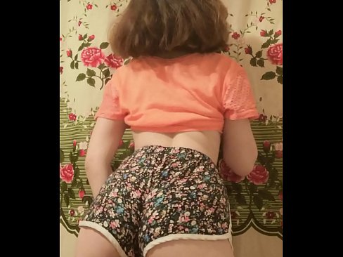 ❤️ Sexy ung babe tar av seg shortsen på kamera ❤️ Vakker porno ved no.pornovore.ru ﹏